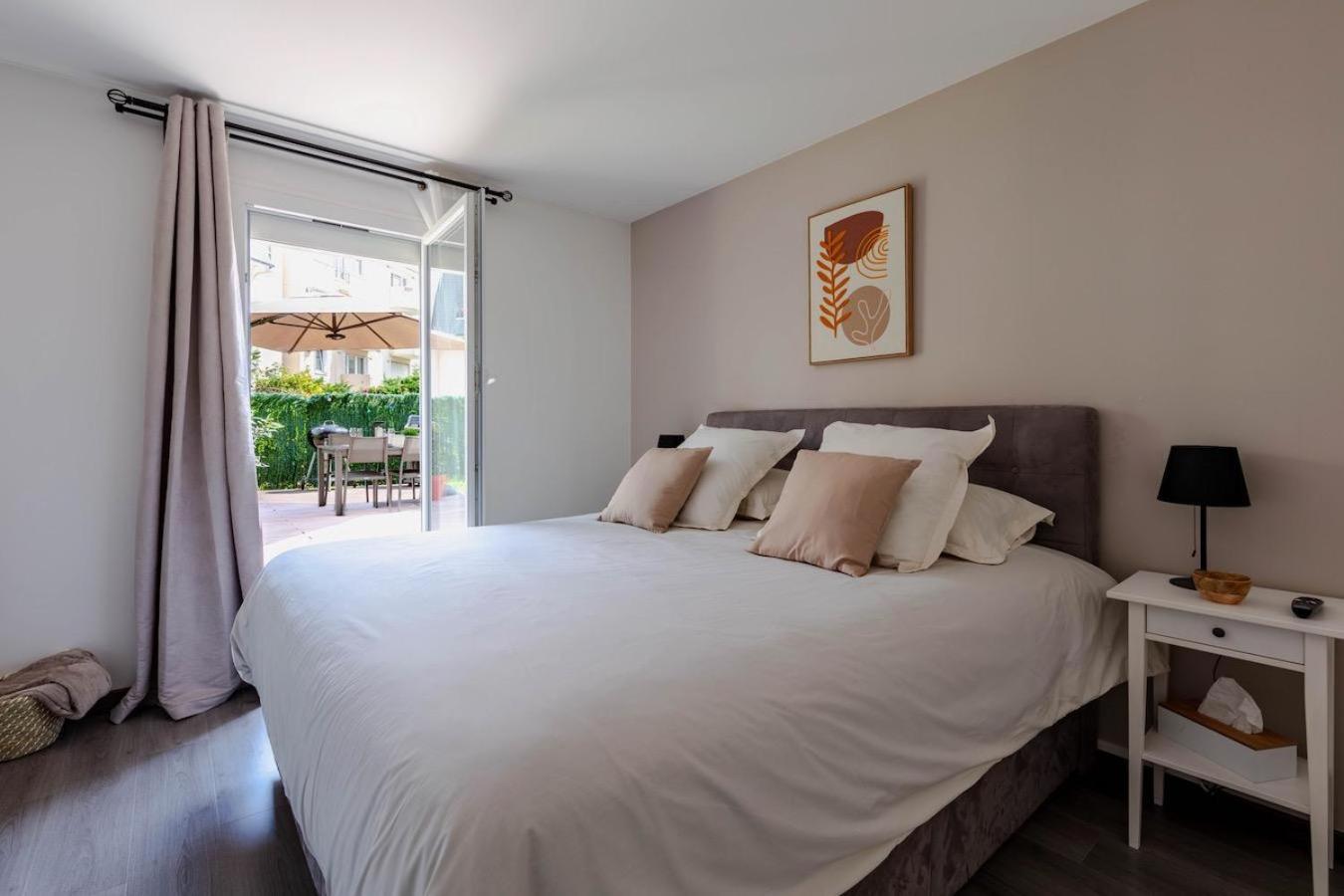 Charmant Refuge Avec Jardin, A 6 Minutes A Pied Du Metro Creteil L Echat-Lovely Retreat With Garden, Located A 6-Minute Walk From Creteil L Echat Metro Station מראה חיצוני תמונה