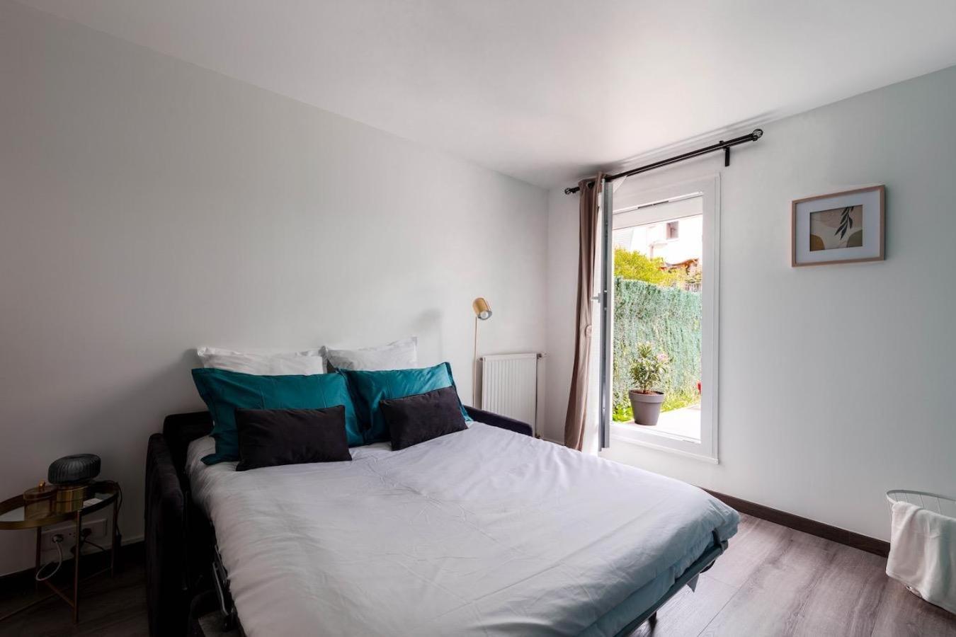 Charmant Refuge Avec Jardin, A 6 Minutes A Pied Du Metro Creteil L Echat-Lovely Retreat With Garden, Located A 6-Minute Walk From Creteil L Echat Metro Station מראה חיצוני תמונה