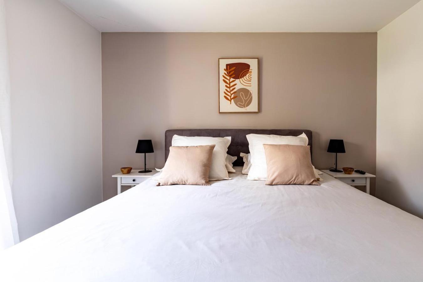 Charmant Refuge Avec Jardin, A 6 Minutes A Pied Du Metro Creteil L Echat-Lovely Retreat With Garden, Located A 6-Minute Walk From Creteil L Echat Metro Station מראה חיצוני תמונה