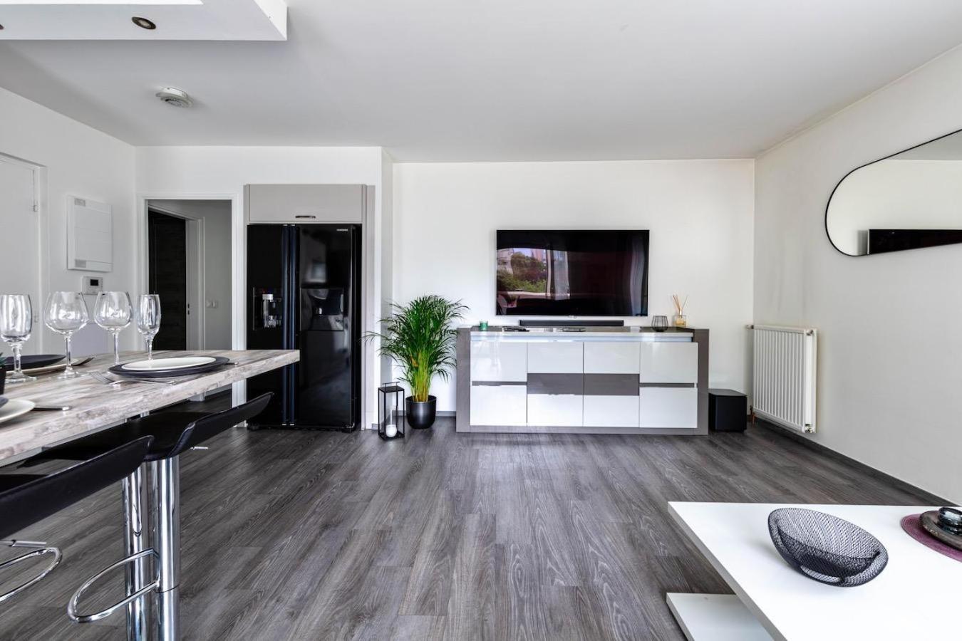 Charmant Refuge Avec Jardin, A 6 Minutes A Pied Du Metro Creteil L Echat-Lovely Retreat With Garden, Located A 6-Minute Walk From Creteil L Echat Metro Station מראה חיצוני תמונה