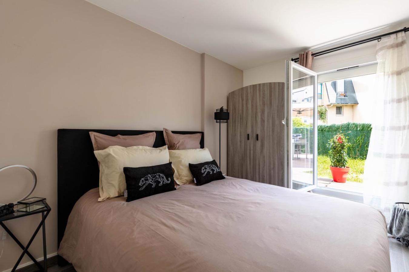 Charmant Refuge Avec Jardin, A 6 Minutes A Pied Du Metro Creteil L Echat-Lovely Retreat With Garden, Located A 6-Minute Walk From Creteil L Echat Metro Station מראה חיצוני תמונה